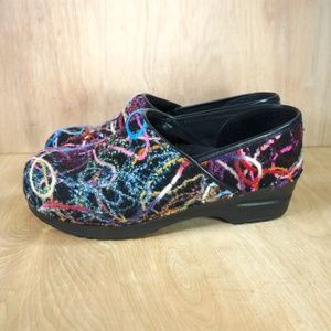 Dansko Scribble Confetti Yarn Clogs Womens Sz 41
